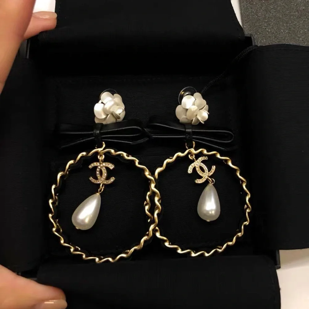 Chanel earrings - Picture 1 of 3